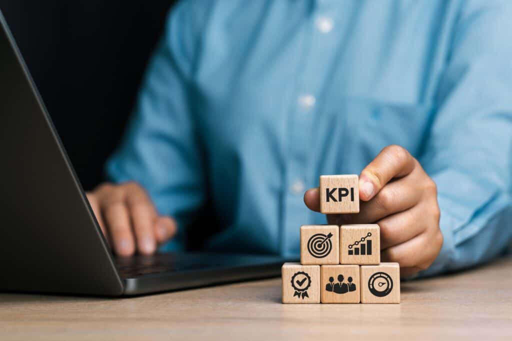 KPI Effective and smart key performance indicators (KPIs) to measure and evaluate progress.